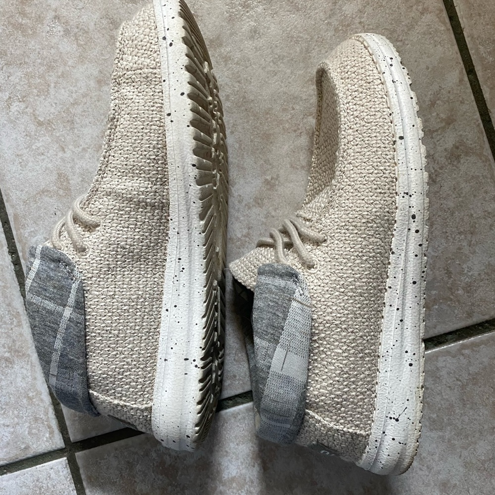 Womens hey dudes from buckle.